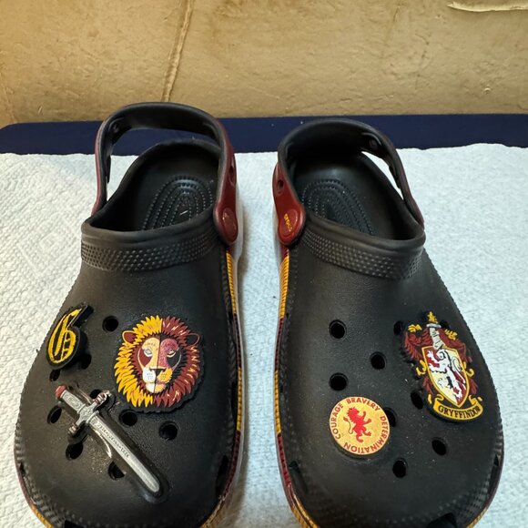 Harry Potter Gryffindor Crocs Girls Size 2 - Picture 1 of 6